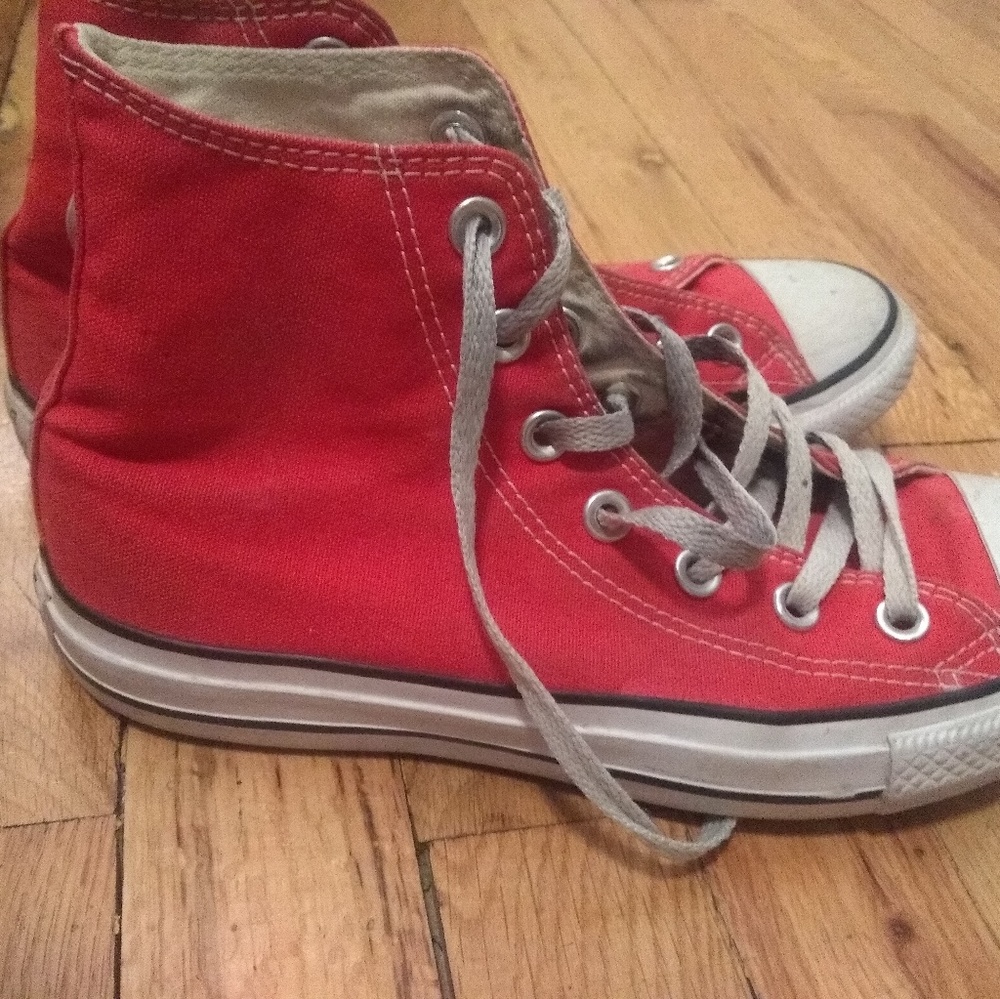 Red hightop all star converse's